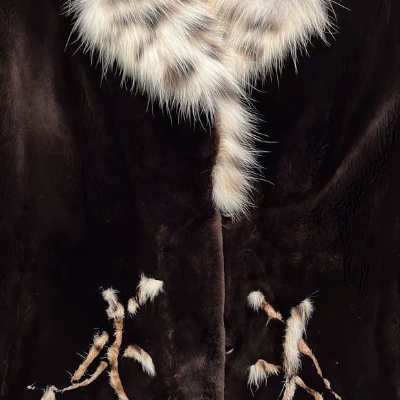 Fur winter coat from Alaska - Picture 1 of 7